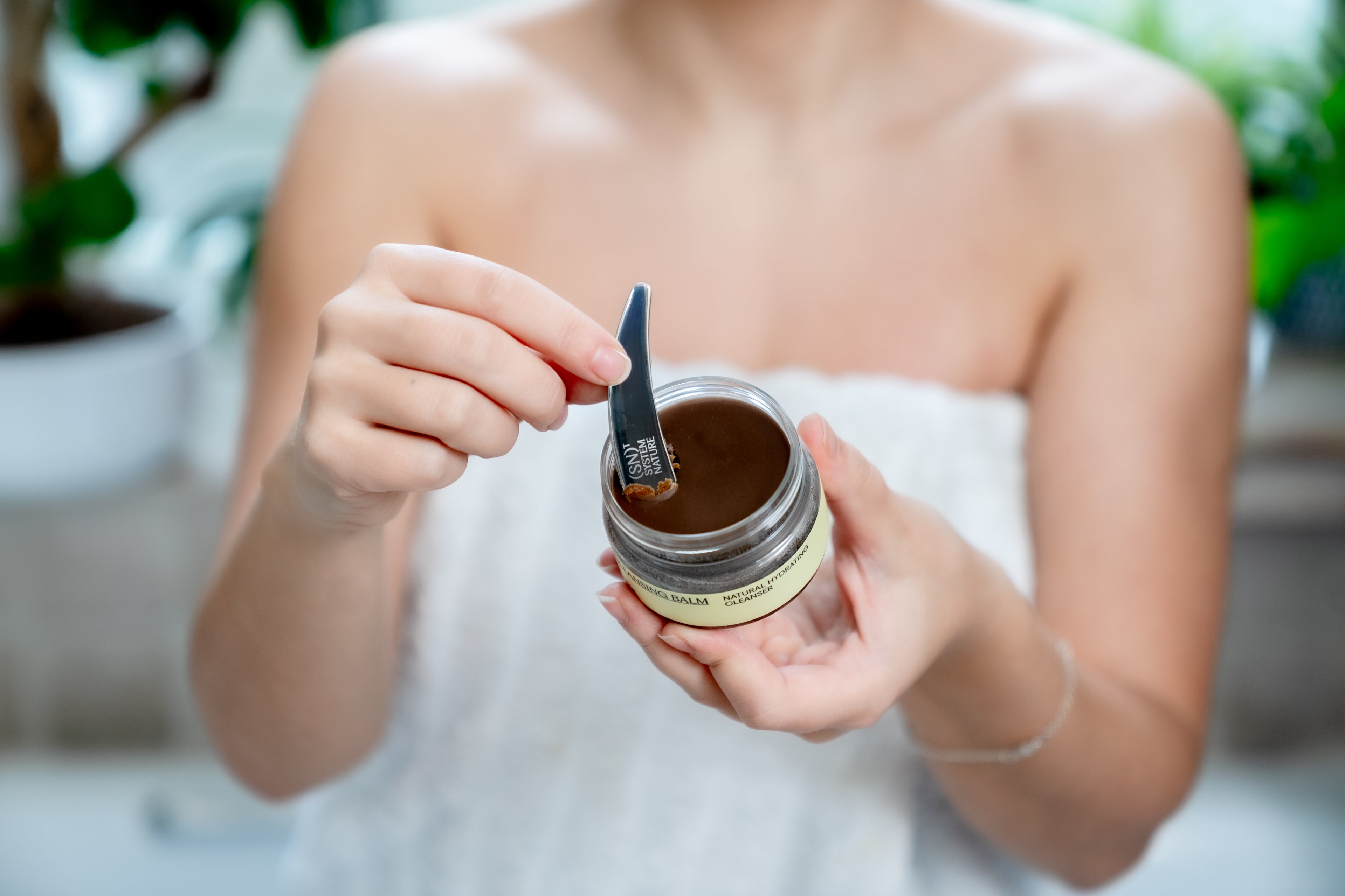 CLEANSE & MOISTURISE